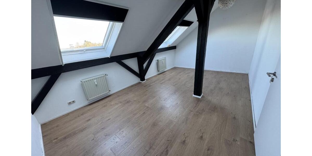 Dachgeschoßwohnung Lüdenscheid Augustenthal - 3 Zimmer, 82 m&sup2;, 650&euro; | Angebot:25793364