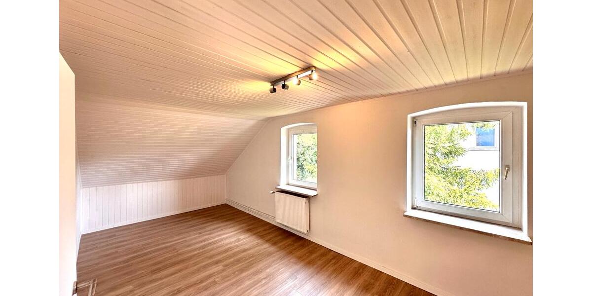 Doppelhaushälfte Hemer - 8 Zimmer, 155 m&sup2;, 1.400&euro; | Angebot:26006012