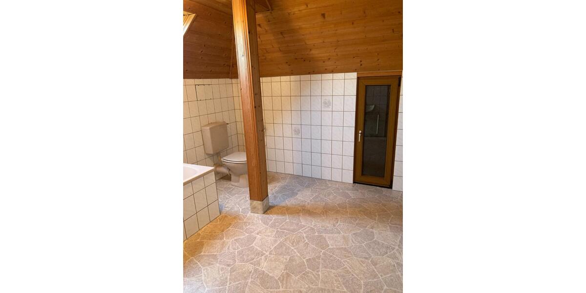 Dachgeschoßwohnung Iserlohn Sümmern - 2.5 Zimmer, 57 m&sup2;, 390&euro; | Angebot:25843820