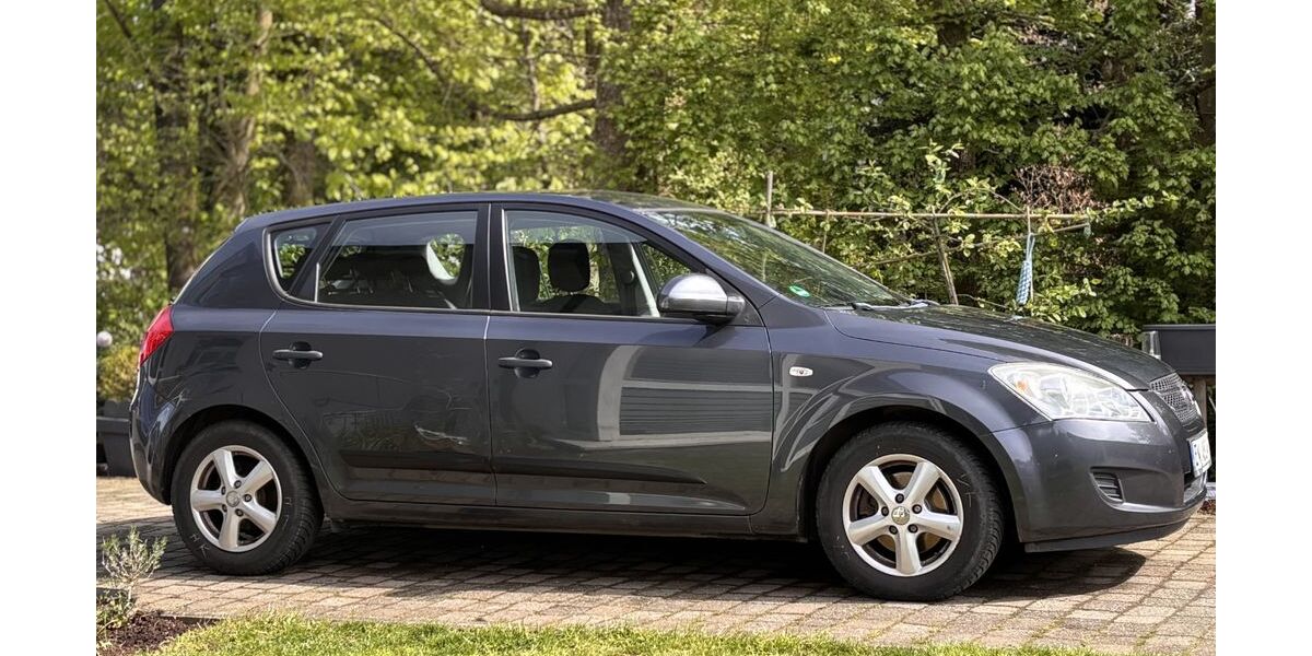 Kia ceed / Ceed 108.200 km 3.250 &euro; Schalksmühle 58579