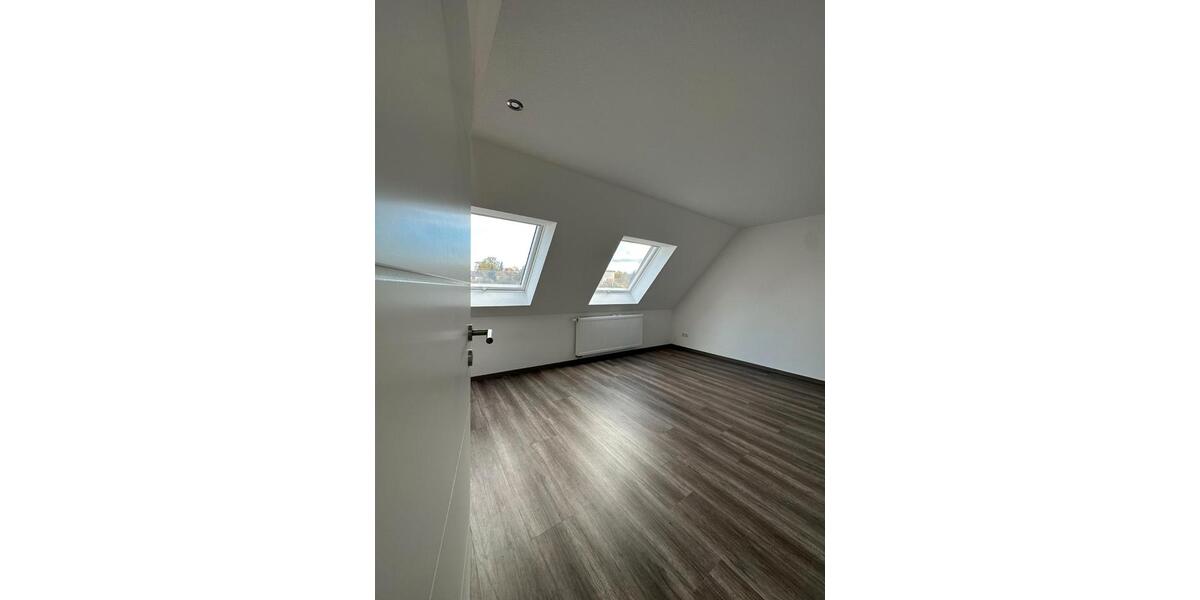 Dachgeschoßwohnung Iserlohn - 2.5 Zimmer, 80 m&sup2;, 796&euro; | Angebot:26717399