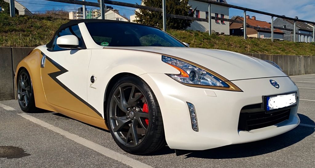 Nissan 370Z 63.230 km 25.900 &euro; Altena 58762