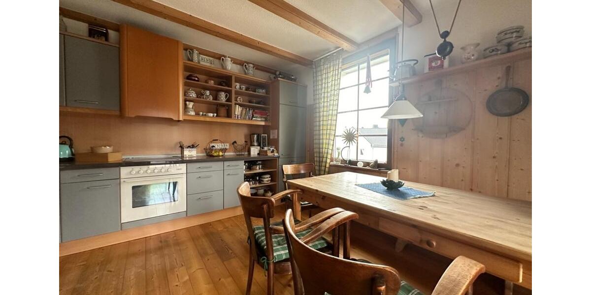 Einfamilienhaus Halver - 8 Zimmer, 340 m&sup2;, 380.000&euro; | Angebot:26019734