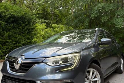 Renault Megane 92.000 km 8.499 &euro; Arnsberg 59755