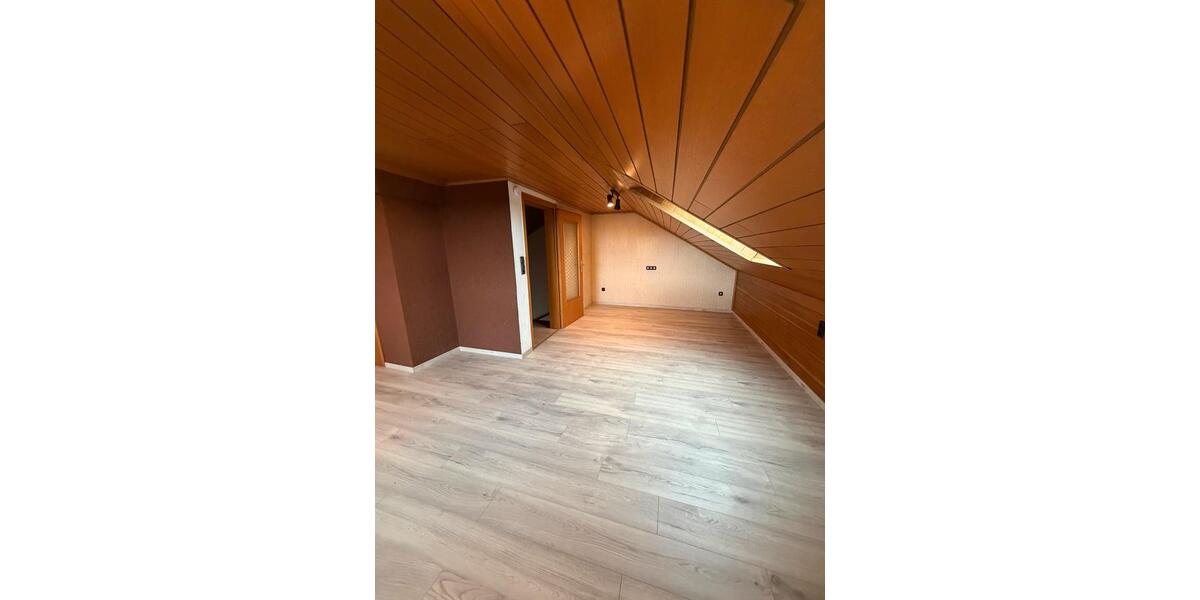 Doppelhaushälfte Bergkamen - 5.5 Zimmer, 94 m&sup2;, 1.090&euro; | Angebot:25982312