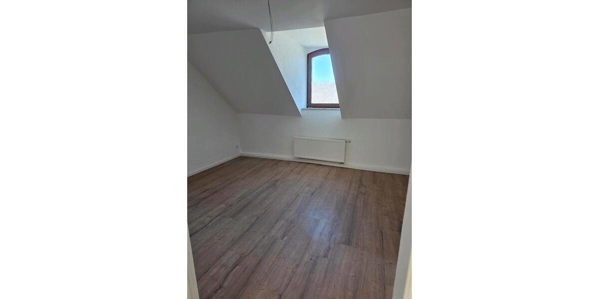 Dachgeschoßwohnung Hagen Hohenlimburg - 4 Zimmer, 87 m&sup2;, 570&euro; | Angebot:24916197