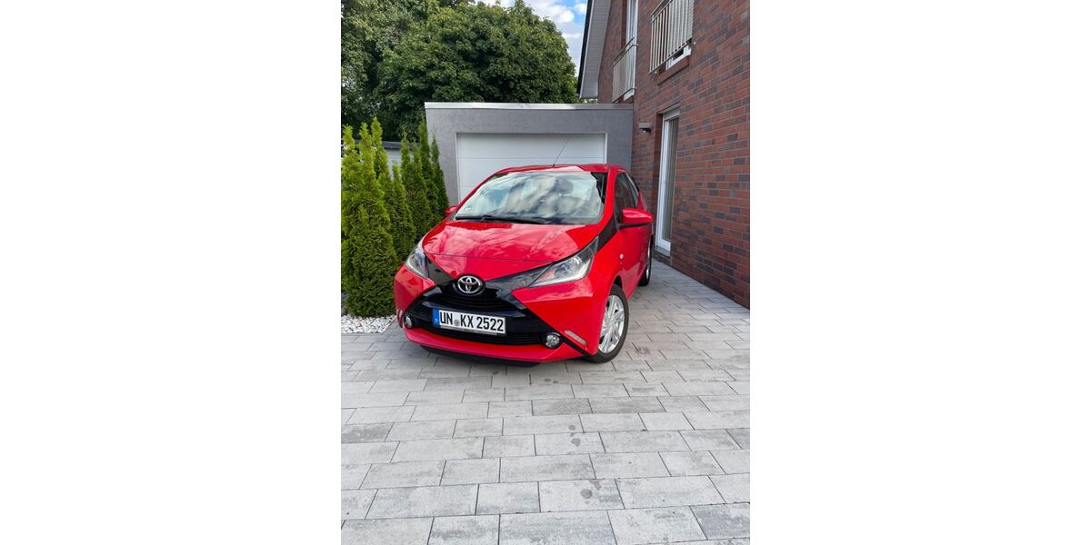 Toyota Aygo (X) 127.613 km 6.400 &euro; Bergkamen 59192