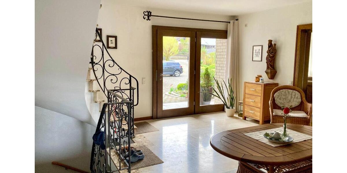 Einfamilienhaus Sundern (Sauerland) - 13 Zimmer, 350 m&sup2;, 548.000&euro; | Angebot:24380265