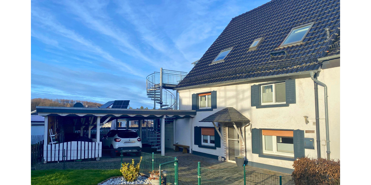 Doppelhaushälfte Balve Mellen - 7 Zimmer, 270 m&sup2;, 285.000&euro; | Angebot:25703460