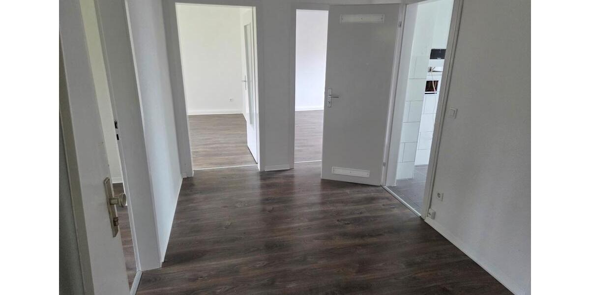 Erdgeschoßwohnung Werdohl - 3 Zimmer, 67 m&sup2;, 380&euro; | Angebot:25750098