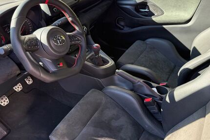 Toyota Yaris 9.000 km 43.500 &euro; Bergkamen 59192