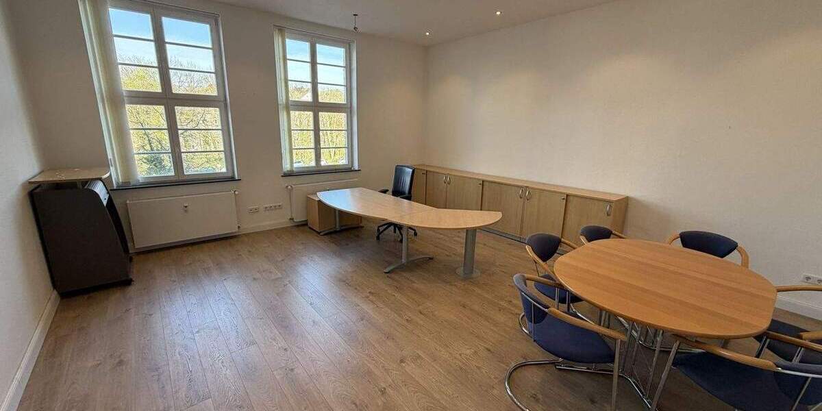 Gewerbeobjekt Hagen Hochschulviertel - 7 Zimmer, 243 m&sup2;, 2.900&euro; | Angebot:25675679