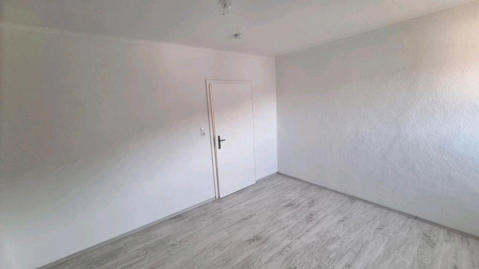Etagenwohnung Sundern (Sauerland) - 4.5 Zimmer, 75 m&sup2;, 600&euro; | Angebot:25944917