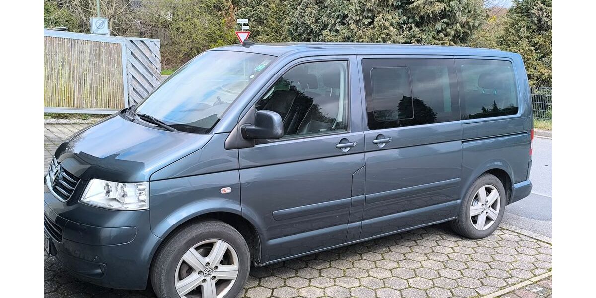 VW T5 Multivan 335.000 km 12.500 &euro; Fröndenberg 58730
