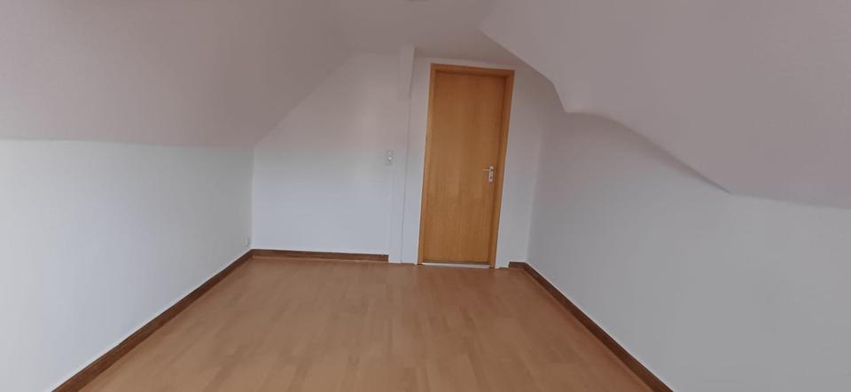 Dachgeschoßwohnung Lüdenscheid Staberg - 3 Zimmer, 80 m&sup2;, 460&euro; | Angebot:25882216
