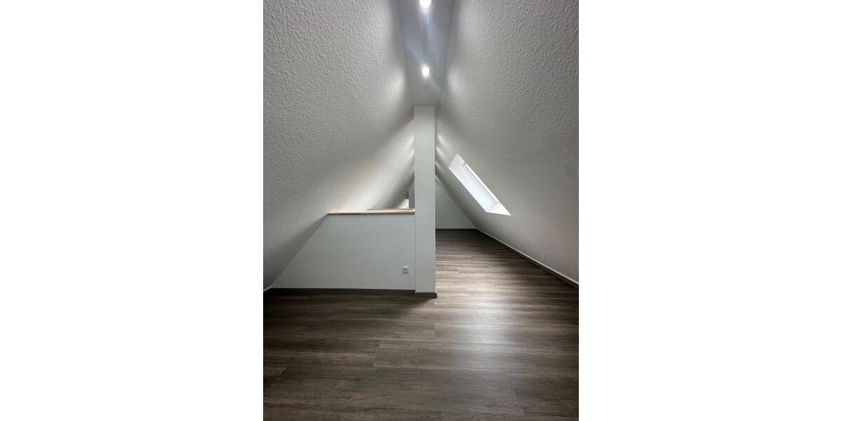 Dachgeschoßwohnung Iserlohn - 2.5 Zimmer, 80 m&sup2;, 796&euro; | Angebot:26717399