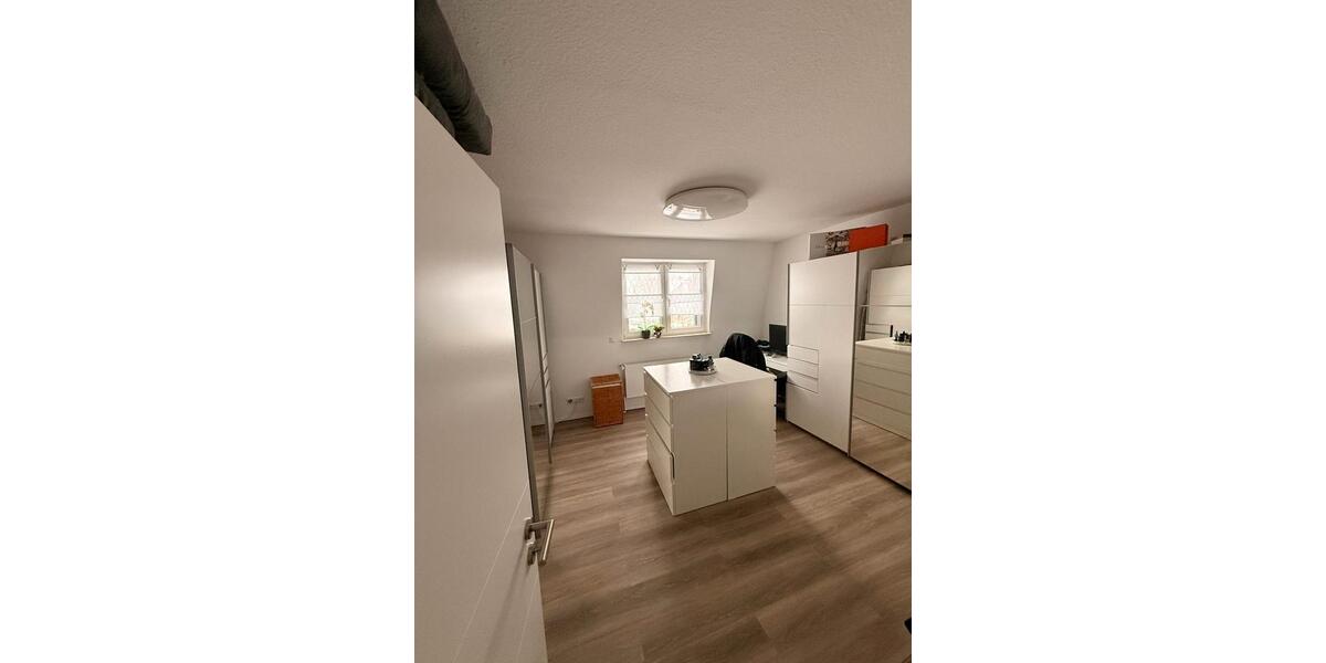 Etagenwohnung Iserlohn - 3 Zimmer, 140 m&sup2;, 1.260&euro; | Angebot:25961273