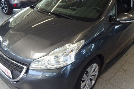 Peugeot 208 161.016 km 4.450 &euro; Werl 59457
