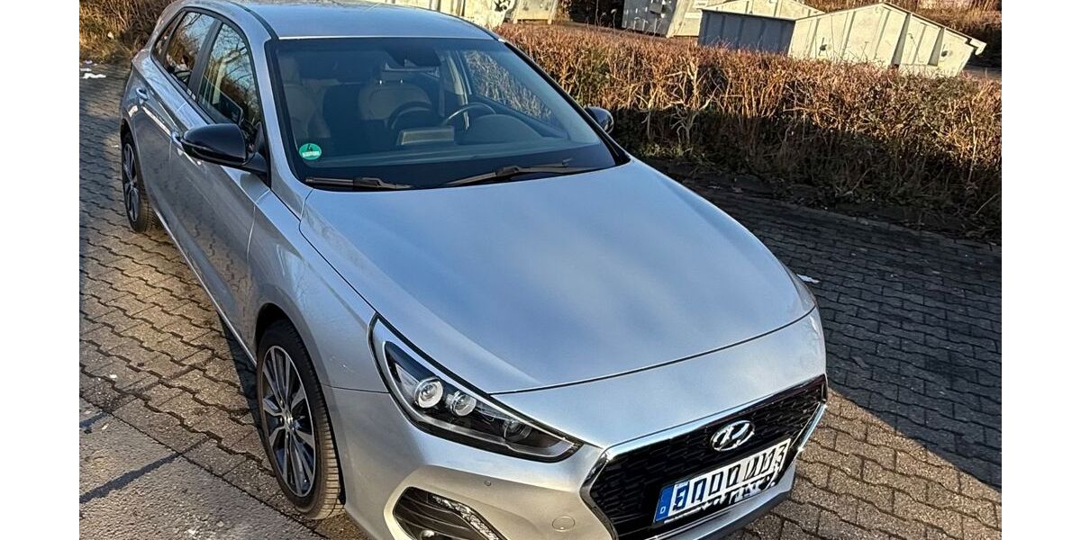 Hyundai i30 60.999 km 17.300 &euro; Hemer 58675