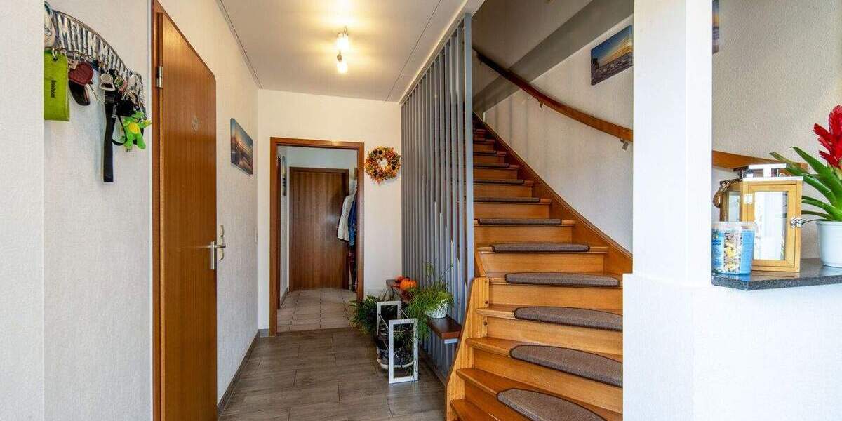 Mehrfamilienhaus, Wohnhaus Finnentrop Hülschotten - 8 Zimmer, 176 m&sup2;, 389.000&euro; | Angebot:25800581