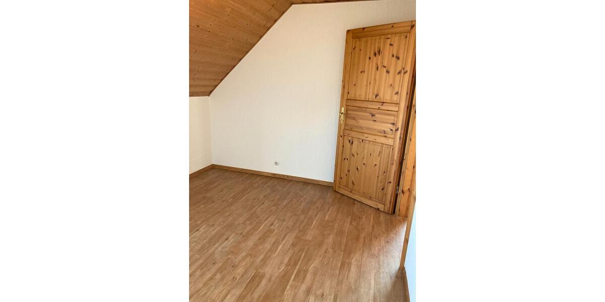 Dachgeschoßwohnung Iserlohn Sümmern - 2.5 Zimmer, 57 m&sup2;, 390&euro; | Angebot:26580747