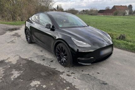 Tesla Model Y 63.000 km 31.900 &euro; Bönen 59199