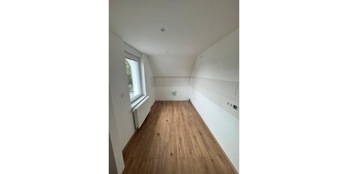 Dachgeschoßwohnung Lüdenscheid Othlinghausen - 3.5 Zimmer, 70 m&sup2;, 790&euro; | Angebot:26646010