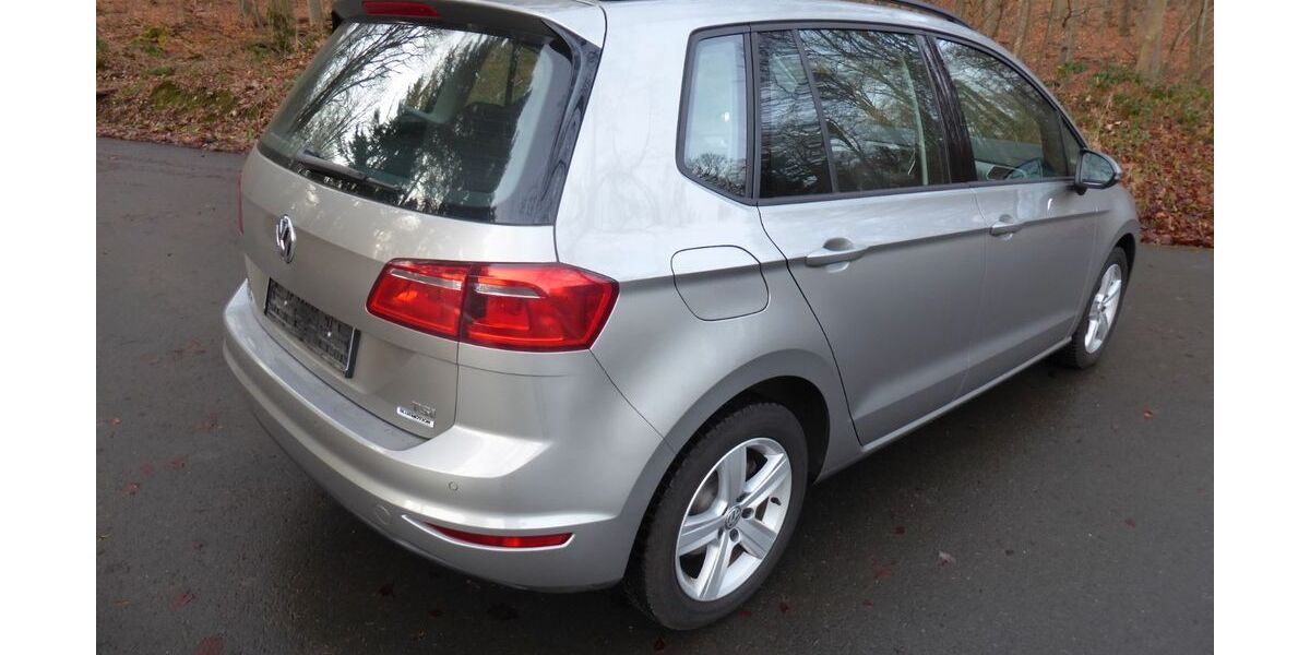 VW Golf Sportsvan 43.000 km 11.980 &euro; Ense 59469