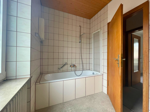 Doppelhaushälfte Menden (Sauerland) Mitte - 7 Zimmer, 122 m&sup2;, 199.900&euro; | Angebot:25703427