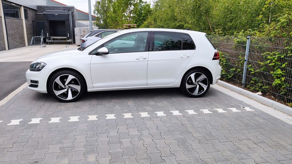 VW Golf 137.000 km 14.700 &euro; Unna 59425