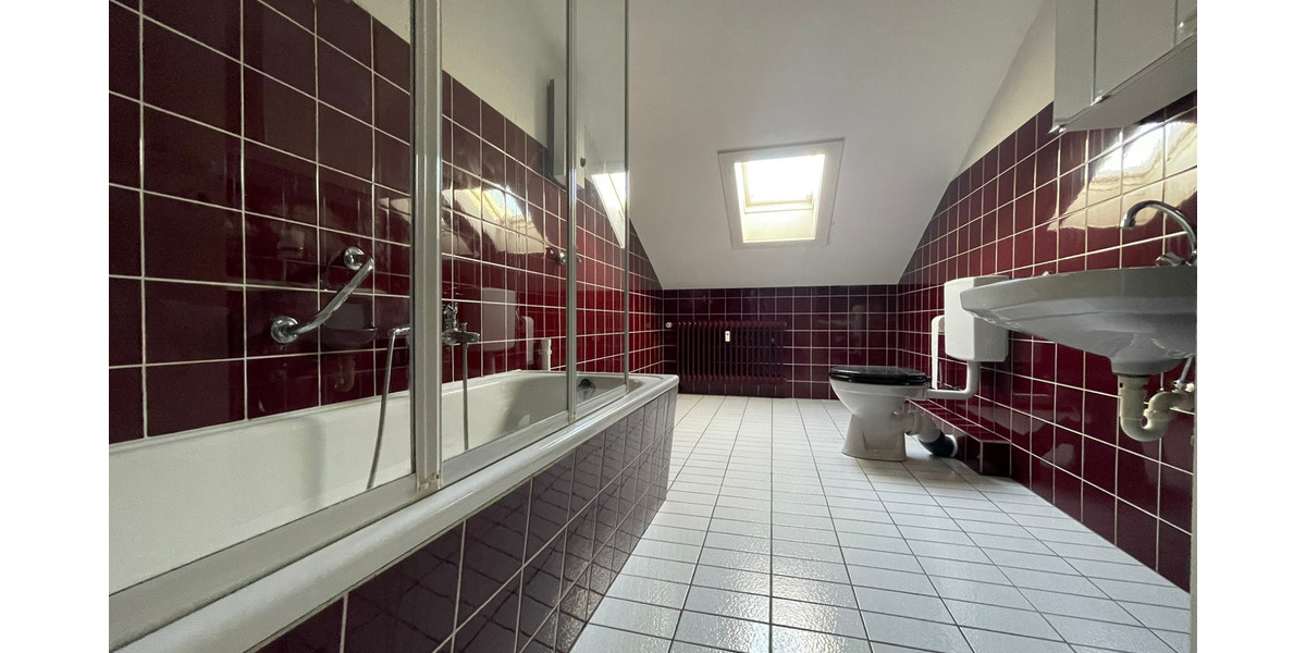 Einfamilienhaus Balve - 1 Zimmer, 243 m&sup2;, 450.000&euro; | Angebot:25703450