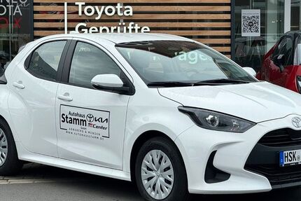 Toyota Yaris 2.000 km 25.490 &euro; Arnsberg-Neheim 59755