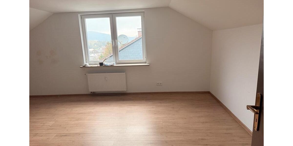 Dachgeschoßwohnung Plettenberg - 2 Zimmer, 60 m&sup2;, 550&euro; | Angebot:25366823