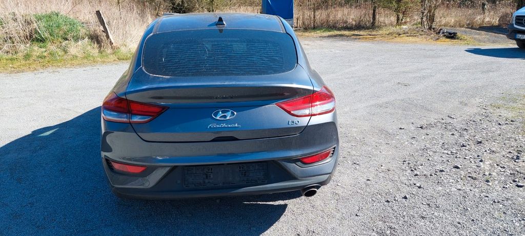 Hyundai i30 79.600 km 10.900 &euro; Kamen 59174