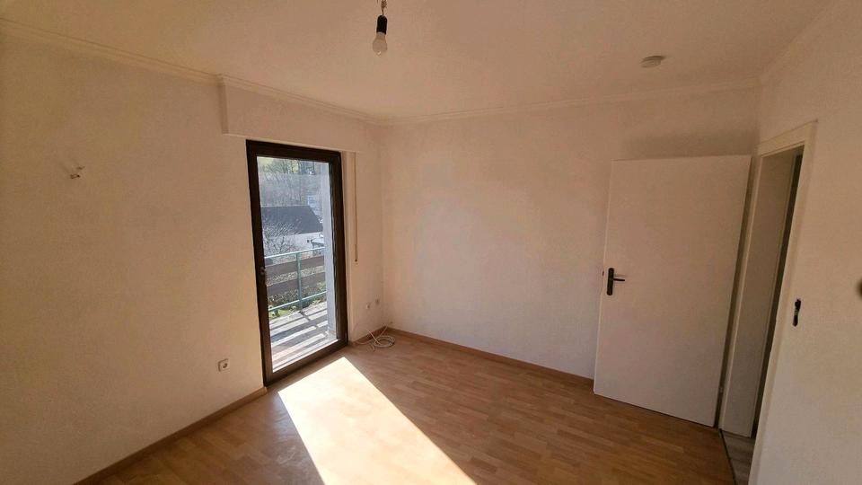 Etagenwohnung Sundern (Sauerland) - 4.5 Zimmer, 75 m&sup2;, 600&euro; | Angebot:25944917