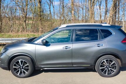 Nissan X-Trail 140.000 km 12.600 &euro; Arnsberg -Oventrop 59823