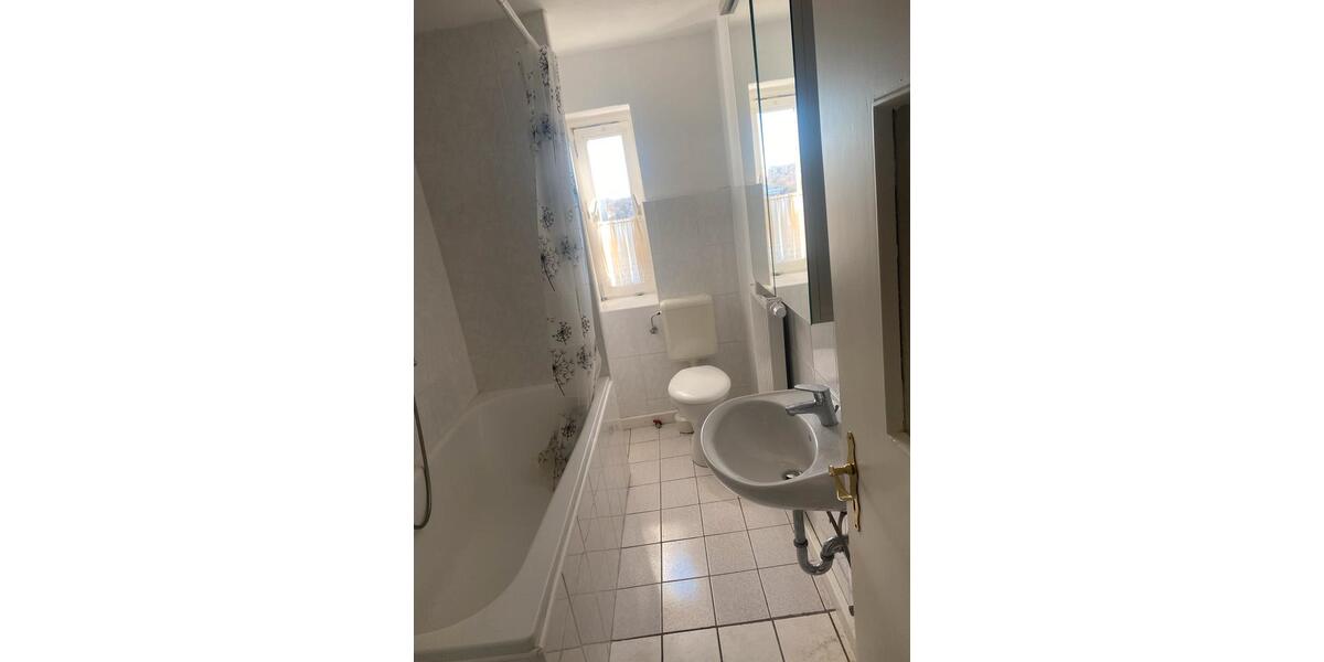 Etagenwohnung Iserlohn - 2 Zimmer, 65 m&sup2;, 390&euro; | Angebot:24847844