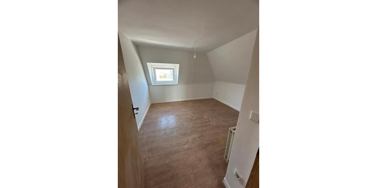 Dachgeschoßwohnung Dortmund Eving - 2 Zimmer, 30 m&sup2;, 450&euro; | Angebot:25725343