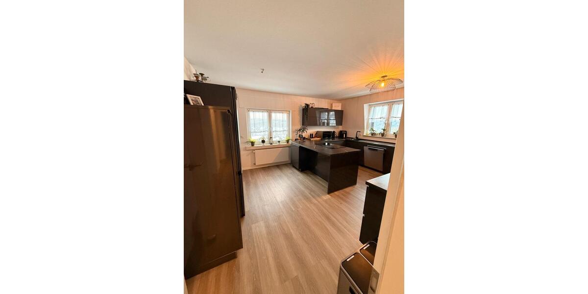 Etagenwohnung Iserlohn - 3 Zimmer, 140 m&sup2;, 1.260&euro; | Angebot:25961273