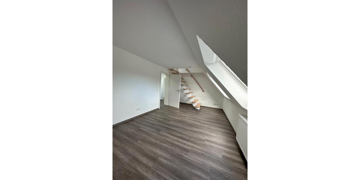Dachgeschoßwohnung Iserlohn - 2.5 Zimmer, 80 m&sup2;, 796&euro; | Angebot:26717399