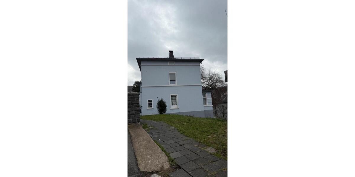 Etagenwohnung Werdohl - 4 Zimmer, 135 m&sup2;, 750&euro; | Angebot:25719961