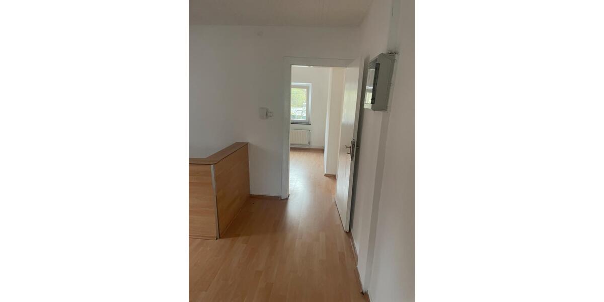 Dachgeschoßwohnung Iserlohn - 3.5 Zimmer, 80 m&sup2;, 500&euro; | Angebot:25538385