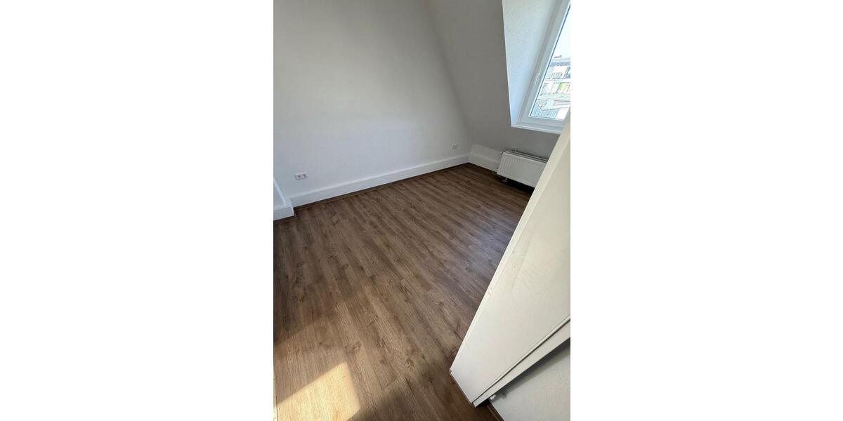 Dachgeschoßwohnung Iserlohn - 2.5 Zimmer, 47 m&sup2;, 420&euro; | Angebot:25492023