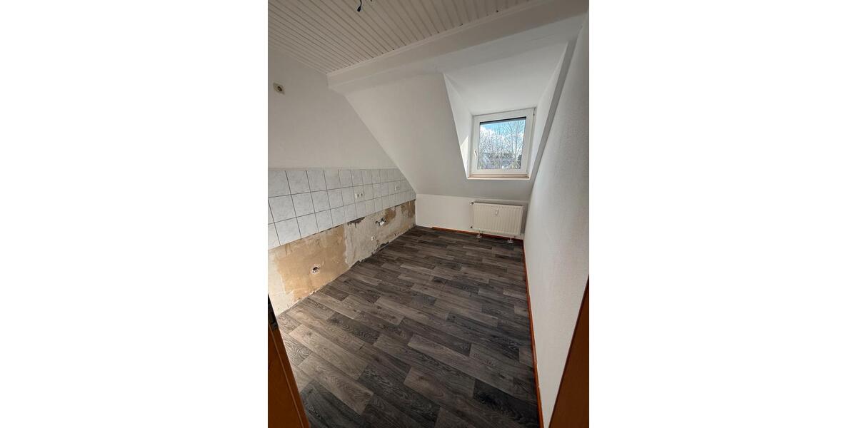 Dachgeschoßwohnung Lüdenscheid Brügge - 5 Zimmer, 85 m&sup2;, 950&euro; | Angebot:24736644
