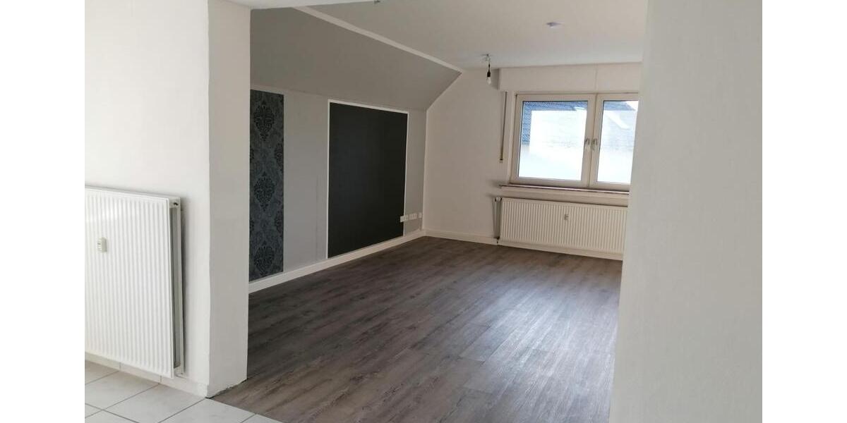 Etagenwohnung Kamen - 6 Zimmer, 142 m&sup2;, 1.250&euro; | Angebot:25393040