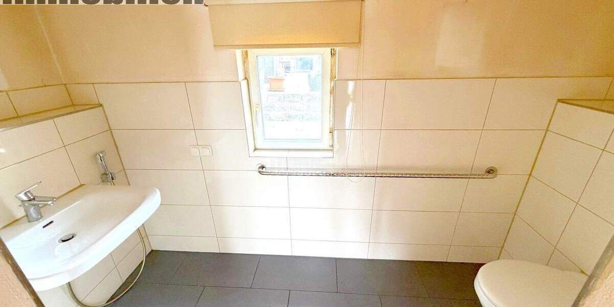 Doppelhaushälfte Holzwickede - 7 Zimmer, 173 m&sup2;, 339.000&euro; | Angebot:25800825