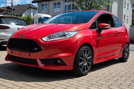 Ford Fiesta 90.000 km 8.450 &euro; Herscheid 58849