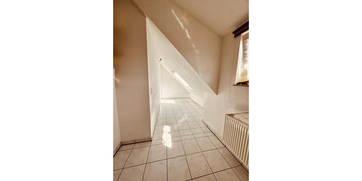 Dachgeschoßwohnung Ennepetal - 3 Zimmer, 78 m&sup2;, 780&euro; | Angebot:26623815