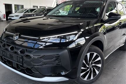 VW T-Roc 2.686 km 35.470 &euro; Lünen 44536